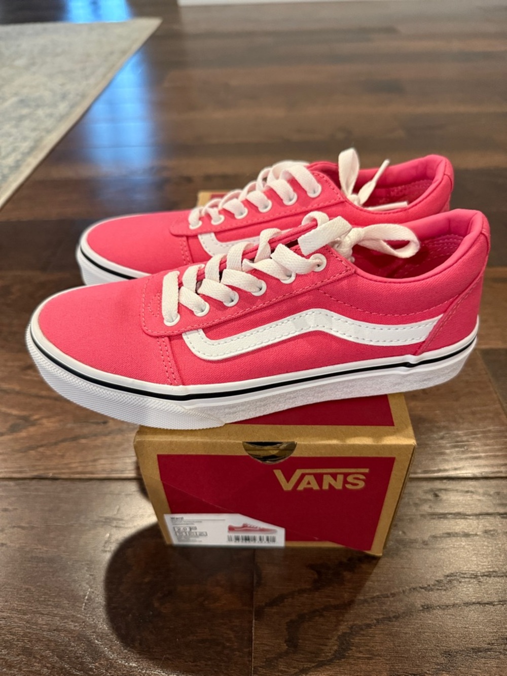 Vans Girls Hot Pink Canvas Honeysuckle - Ward Size 2